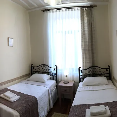 Nar Adaevi 게스트하우스 3*