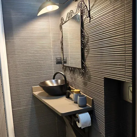 Nar Adaevi Gasthuis 3*